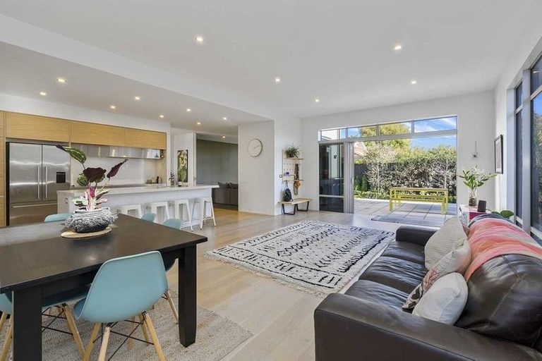 Photo of property in 24b Mansfield Avenue, St Albans, Christchurch, 8014