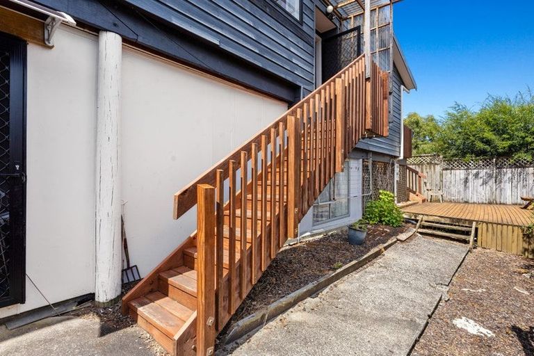 Photo of property in 1/9a Kitewao Street, Northcote, Auckland, 0627