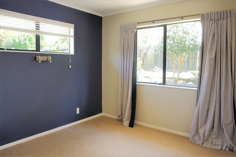 Photo of property in 100 John F Kennedy Drive, Milson, Palmerston North, 4414