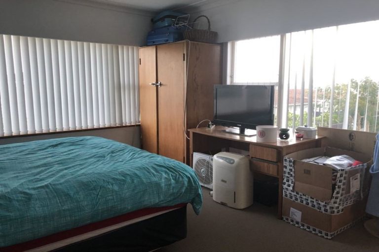 Photo of property in 67 Forrest Hill Road, Milford, Auckland, 0620