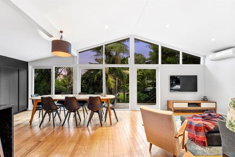 Photo of property in 1 Heathcote Road, Castor Bay, Auckland, 0620