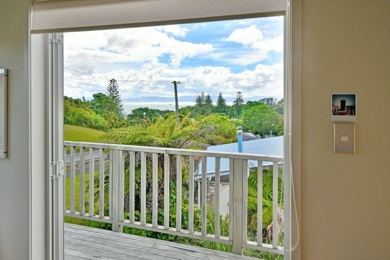 Photo of property in 88 Howard Road, Orere Point, Papakura, 2585