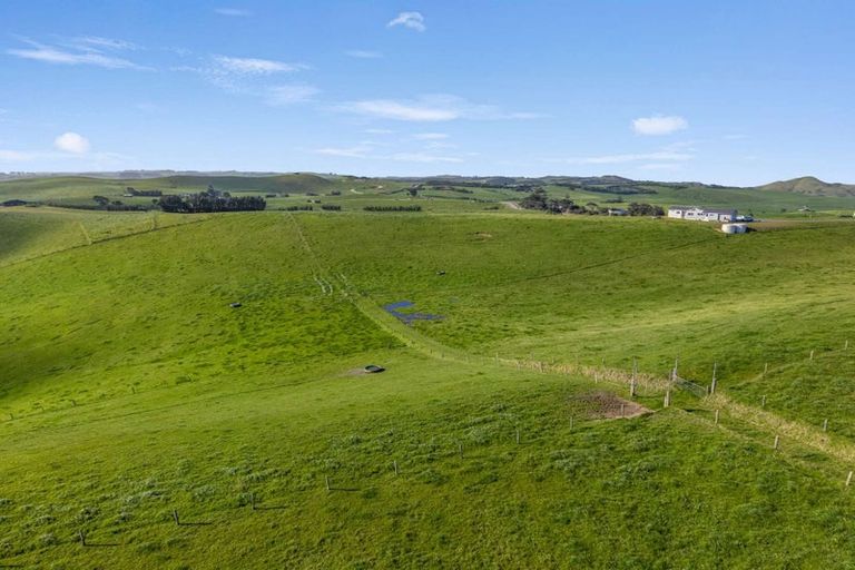 Photo of property in 177 Rehutai Road, Baylys Beach, 0377