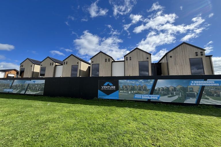 Photo of property in 1 Adzebill Court, Rototuna North, Hamilton, 3210
