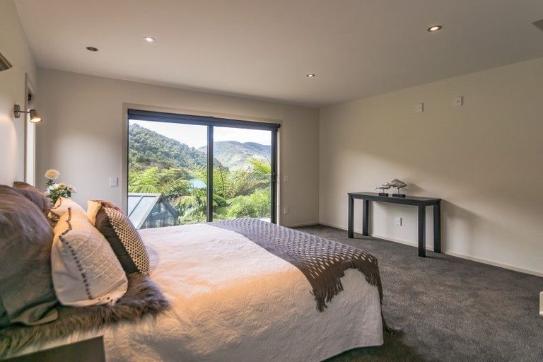 Photo of property in 2 Soucis Lane, Okiwi Bay, 7193