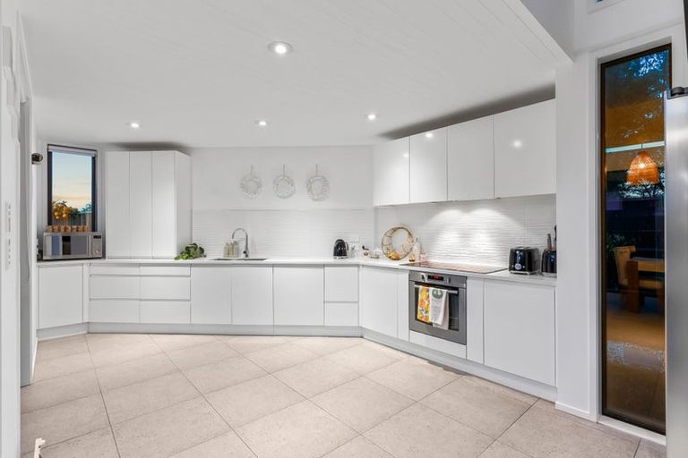 Photo of property in 2/3 Craig Road, Milford, Auckland, 0620