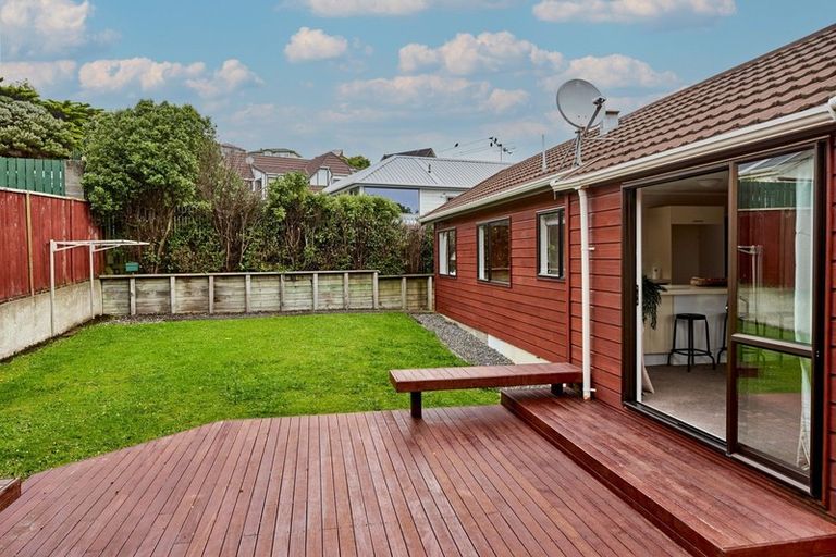 Photo of property in 13 Kinnel Grove, Papakowhai, Porirua, 5024