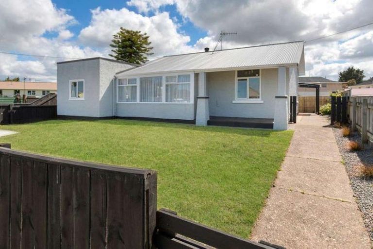 Photo of property in 18 Puriri Street, Gonville, Whanganui, 4501