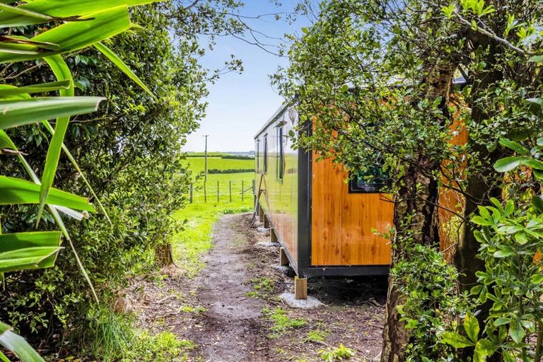 Photo of property in 150 Wirihana Road, Hawera, 4674