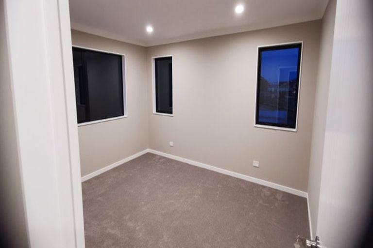 Photo of property in 30 Godfrey Drive, Orewa, 0931