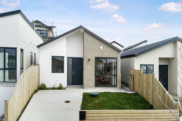 Photo of property in 7 Horokaka Street, Massey, Auckland, 0614