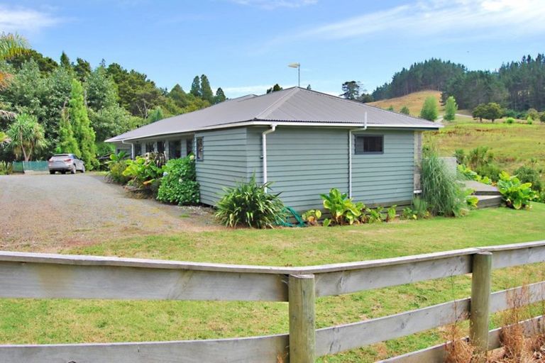 Photo of property in 19a Pakeho Road, Kaiwaka, 0573