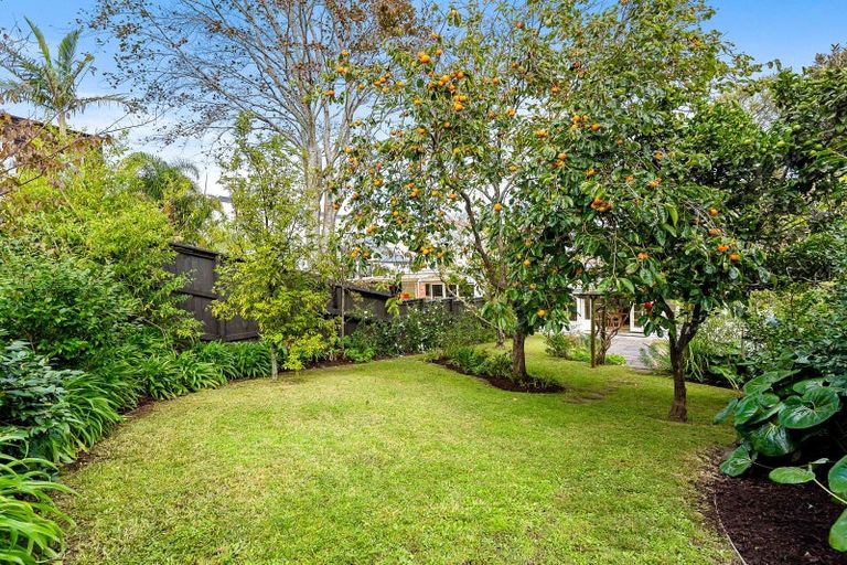 Photo of property in 9 Salisbury Street, Herne Bay, Auckland, 1011