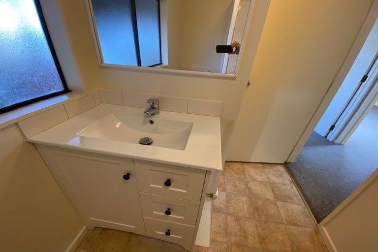 Photo of property in 4/4a Marine Parade, Mount Maunganui, 3116