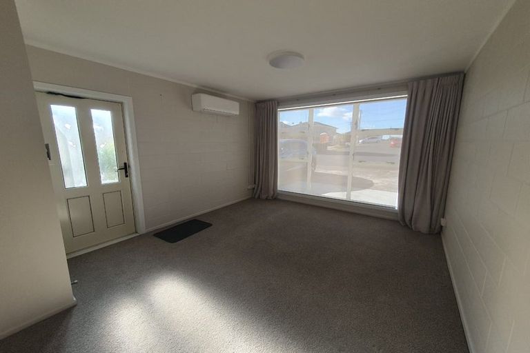Photo of property in 15 Grande Vue Road, Papatoetoe, Auckland, 2025