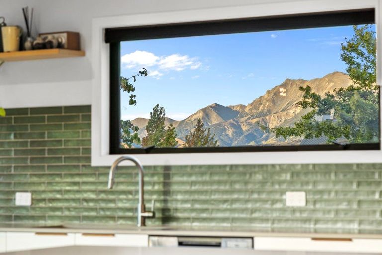 Photo of property in 11 Centre Crescent, Wanaka, 9305