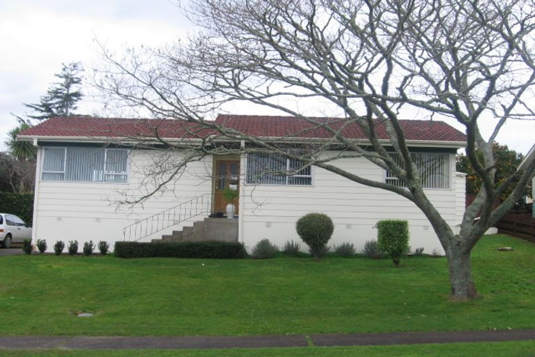 Photo of property in 4 Leatham Crescent, Opaheke, Papakura, 2113