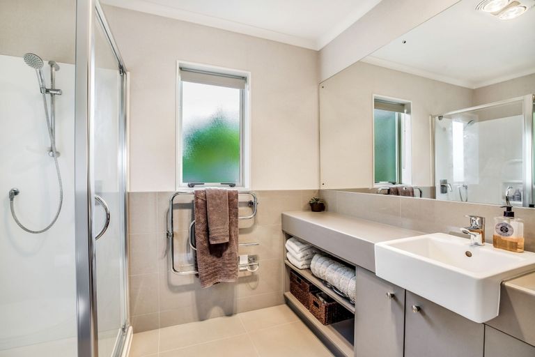 Photo of property in 2 Wawatai Drive, Karaka, Papakura, 2113