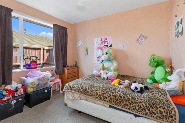 Photo of property in 2/38a Richill Street, Belfast, Christchurch, 8051