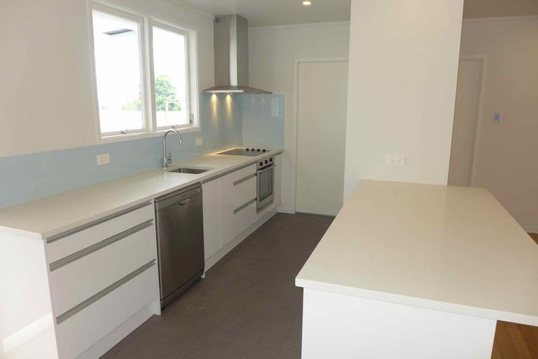 Photo of property in 97 Seymour Road, Sunnyvale, Auckland, 0612