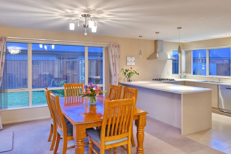 Photo of property in 11 Walnut Way, Rangiora, 7400