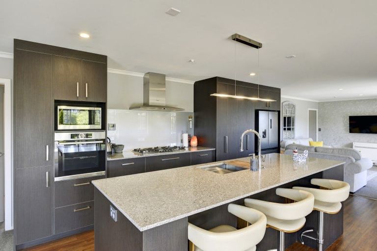 Photo of property in 7 Routhan Way, Carterton, 5713