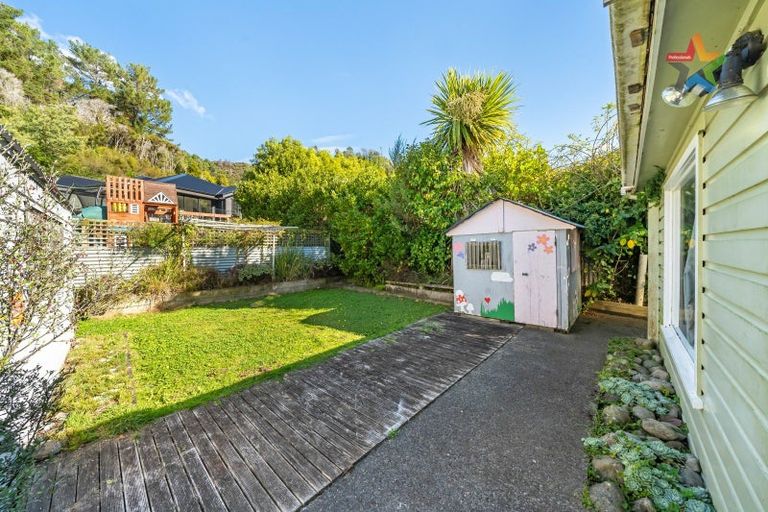 Photo of property in 75 Raukawa Street, Stokes Valley, Lower Hutt, 5019