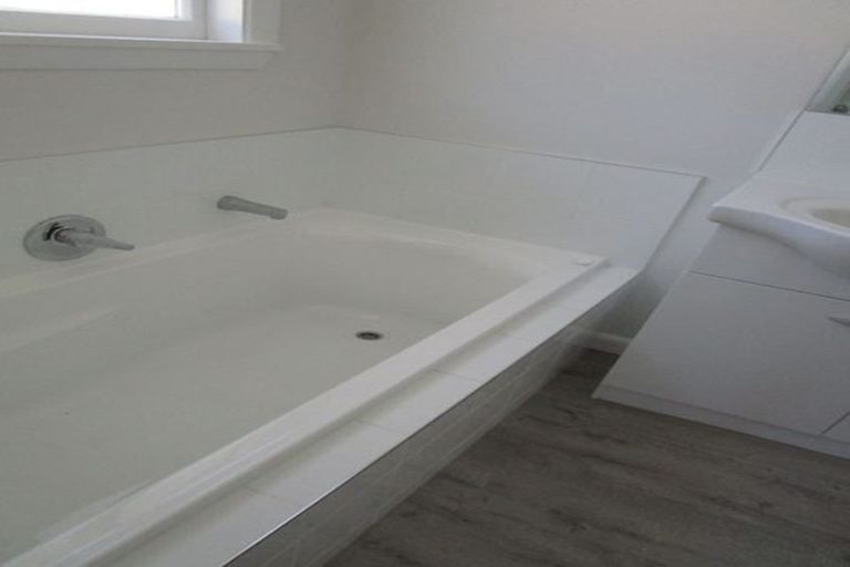 Photo of property in 145a Hamilton Avenue, Ilam, Christchurch, 8041