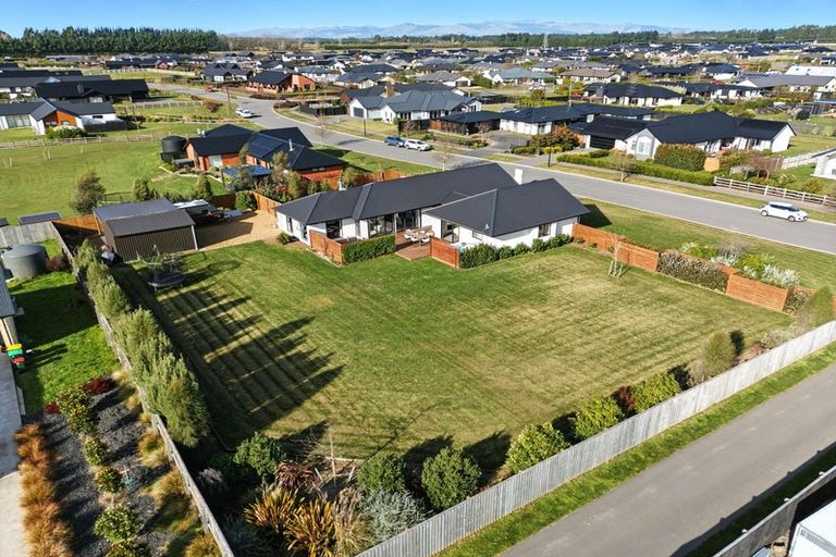 Photo of property in 33 Silver Peaks Drive, West Melton, 7618