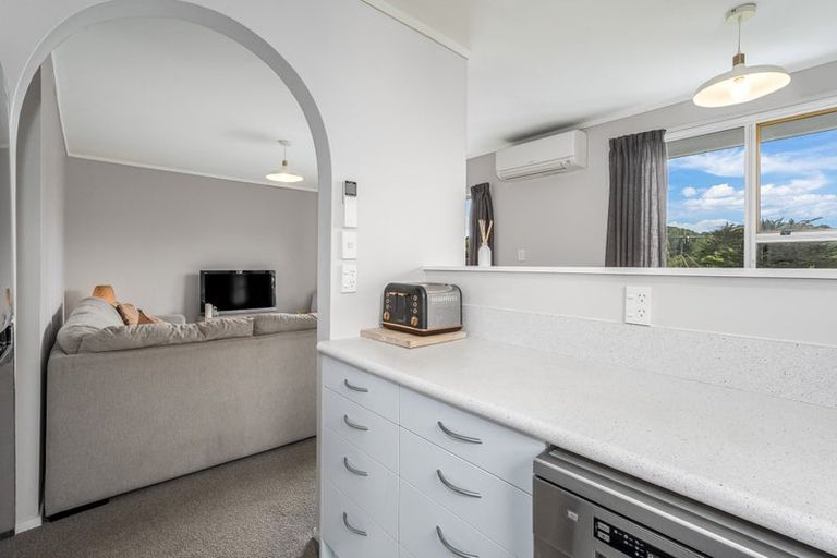 Photo of property in 12 Halyard Place, Whitby, Porirua, 5024