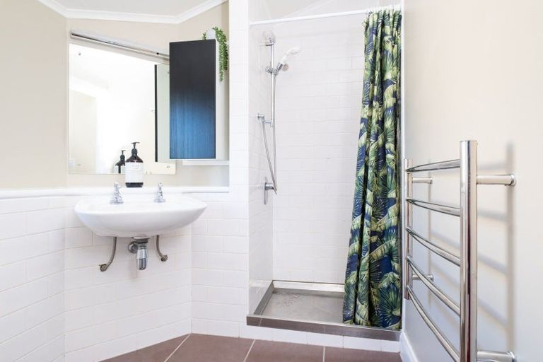 Photo of property in 1a Finnis Lane, Hospital Hill, Napier, 4110