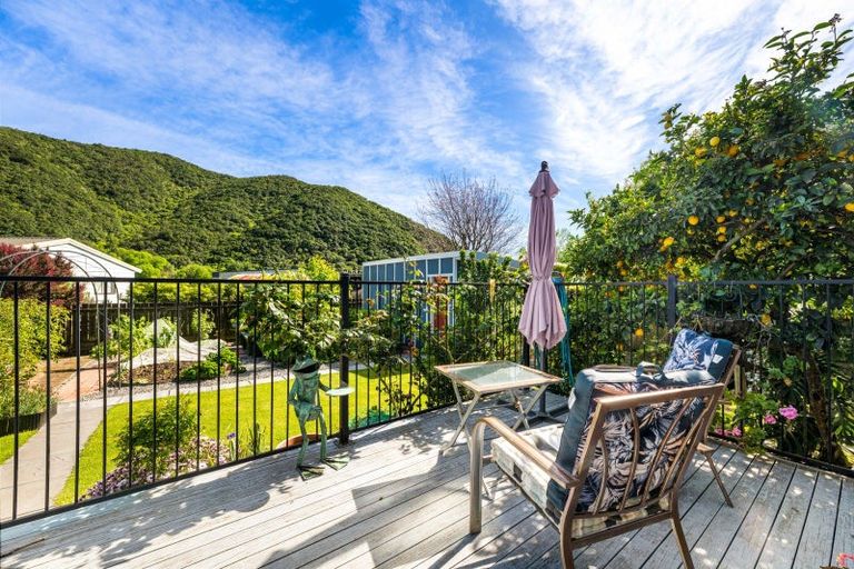 Photo of property in 24 Beach Road, Waikawa, Picton, 7220