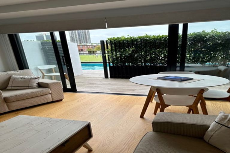 Photo of property in Frank Sargeson Apts, 6/74g Anzac Street, Takapuna, Auckland, 0622