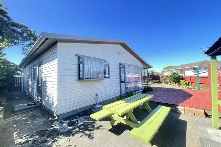 Photo of property in 6 Topaz Place, Wiri, Auckland, 2104