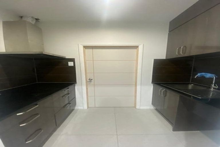 Photo of property in 36 Cambridge Terrace, Papatoetoe, Auckland, 2025