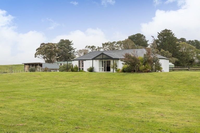 Photo of property in 450 Foxton Shannon Road, Foxton, 4893