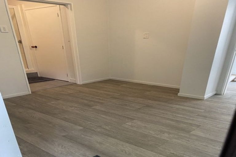 Photo of property in 12 Chrome Place, Henderson, Auckland, 0612