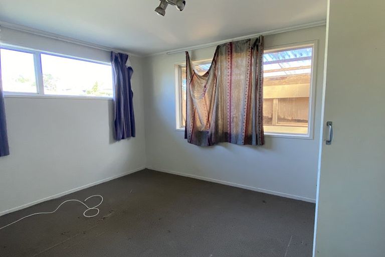 Photo of property in 8 Sabot Place, Massey, Auckland, 0614