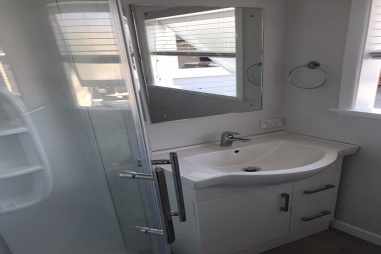 Photo of property in 49e Martyn Street, Waiuku, 2123