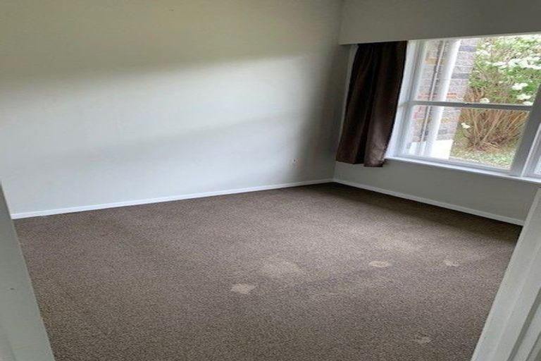 Photo of property in 2/14 Westwell Road, Belmont, Auckland, 0622