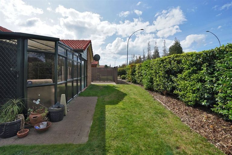 Photo of property in 95 Grosvenor Gardens, Flagstaff, Hamilton, 3210