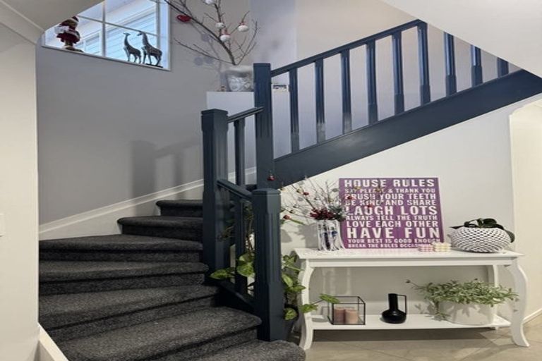 Photo of property in 5a San Luis Place, Golflands, Auckland, 2013