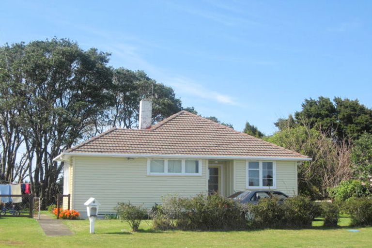 Photo of property in 153 Frankley Road, Frankleigh Park, New Plymouth, 4310