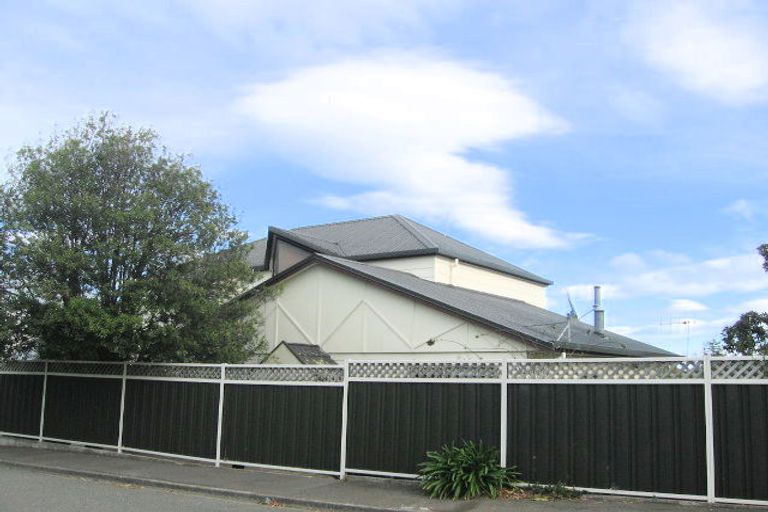 Photo of property in 6 Selwyn Road, Hospital Hill, Napier, 4110
