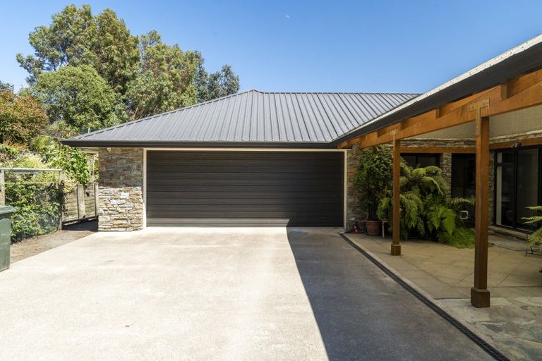 Photo of property in 67 Surrey Heights, Waihola, Outram, 9073