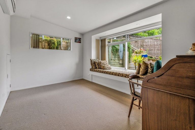 Photo of property in 47 Pohutukawa Avenue, Shelly Park, Auckland, 2014