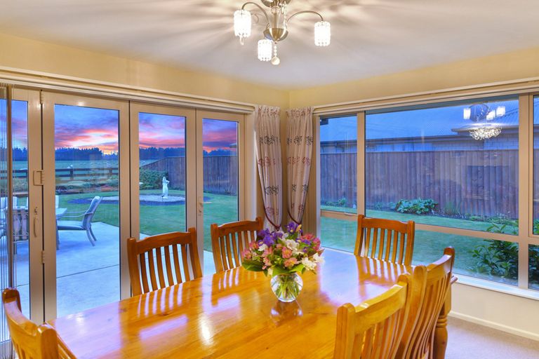 Photo of property in 11 Walnut Way, Rangiora, 7400