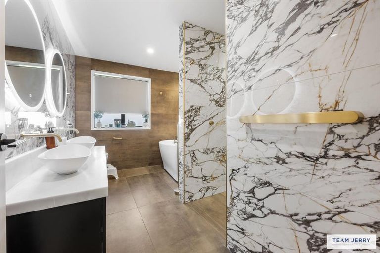 Photo of property in 21 Te Ara Aukati Terrace, Pokeno, 2471