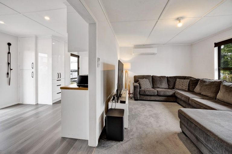 Photo of property in 70 Cloten Road, Stratford, 4332