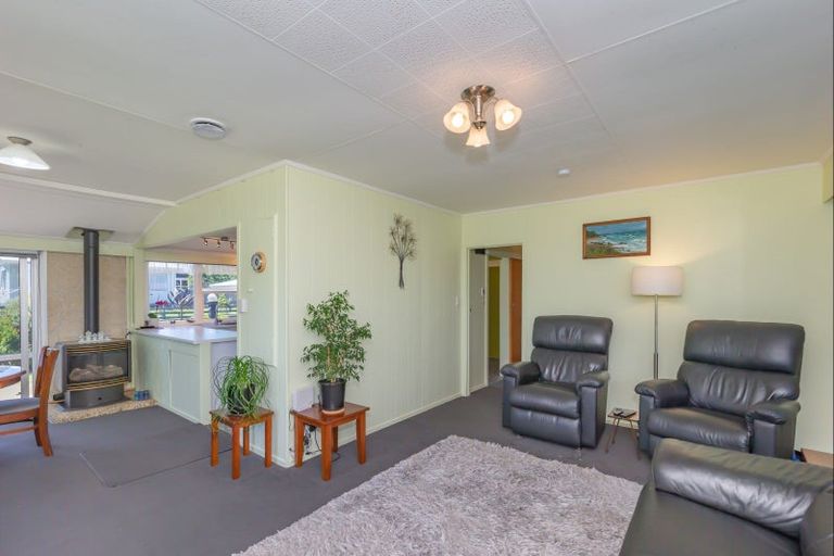 Photo of property in 63 Koputara Road, Himatangi Beach, Foxton, 4891